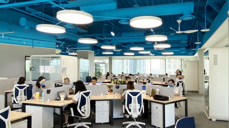 透過高雄據點的「AUO解決方案研發中心」建置，期強化南部人才的延攬及培育